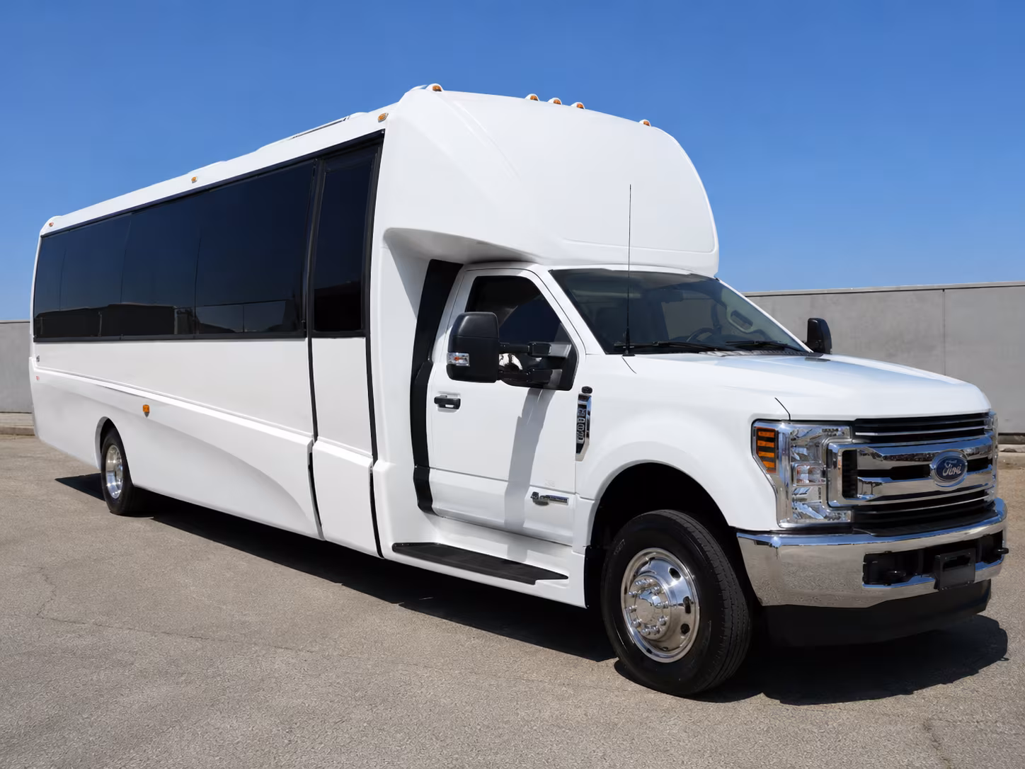 bus rentals for trade shows conventions and multi day corporate travel