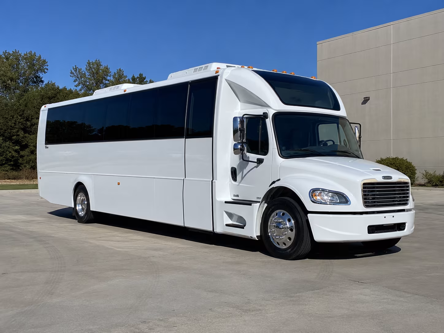 starkville 28 passenger party bus