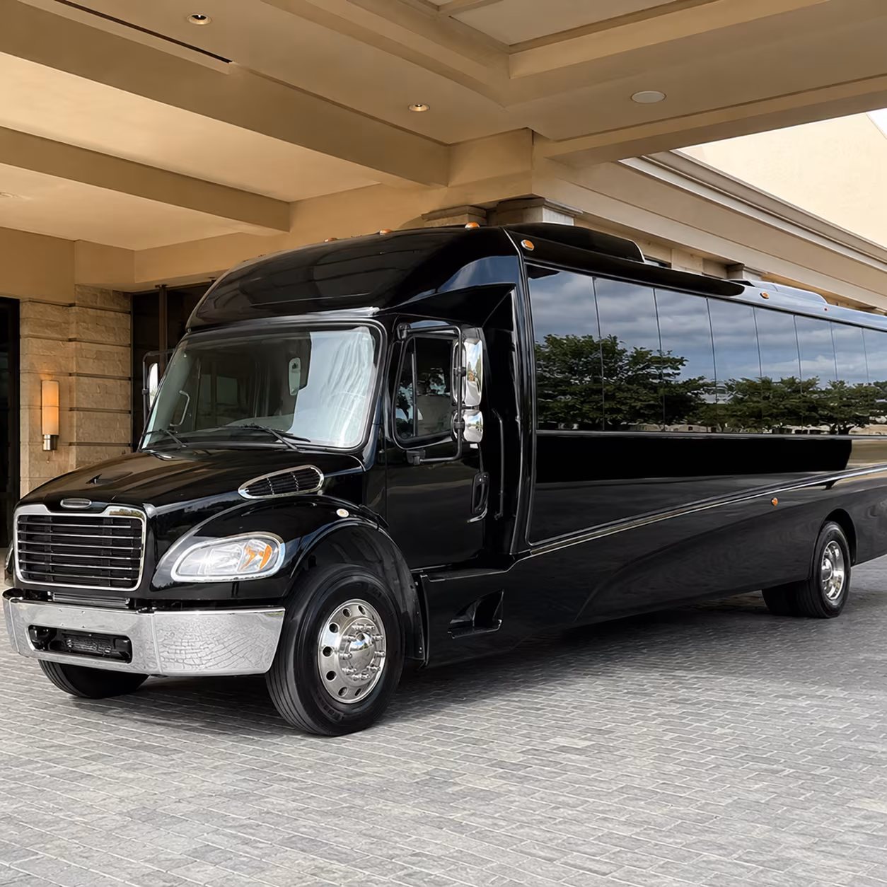 starkville 35 passenger minibus